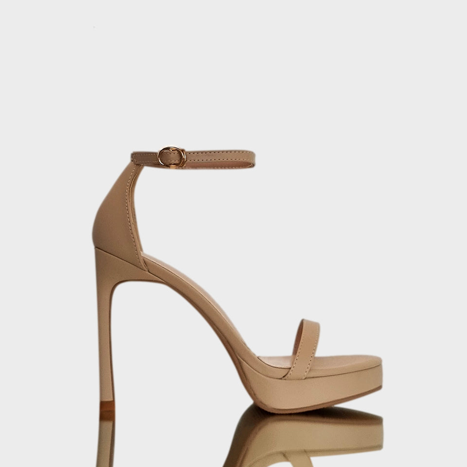 La chica de los stilettos Sandalias Gianna Beige, en Ecocuero Beige, con Taco Fino de 11 cm y Plataforma de 2 cm