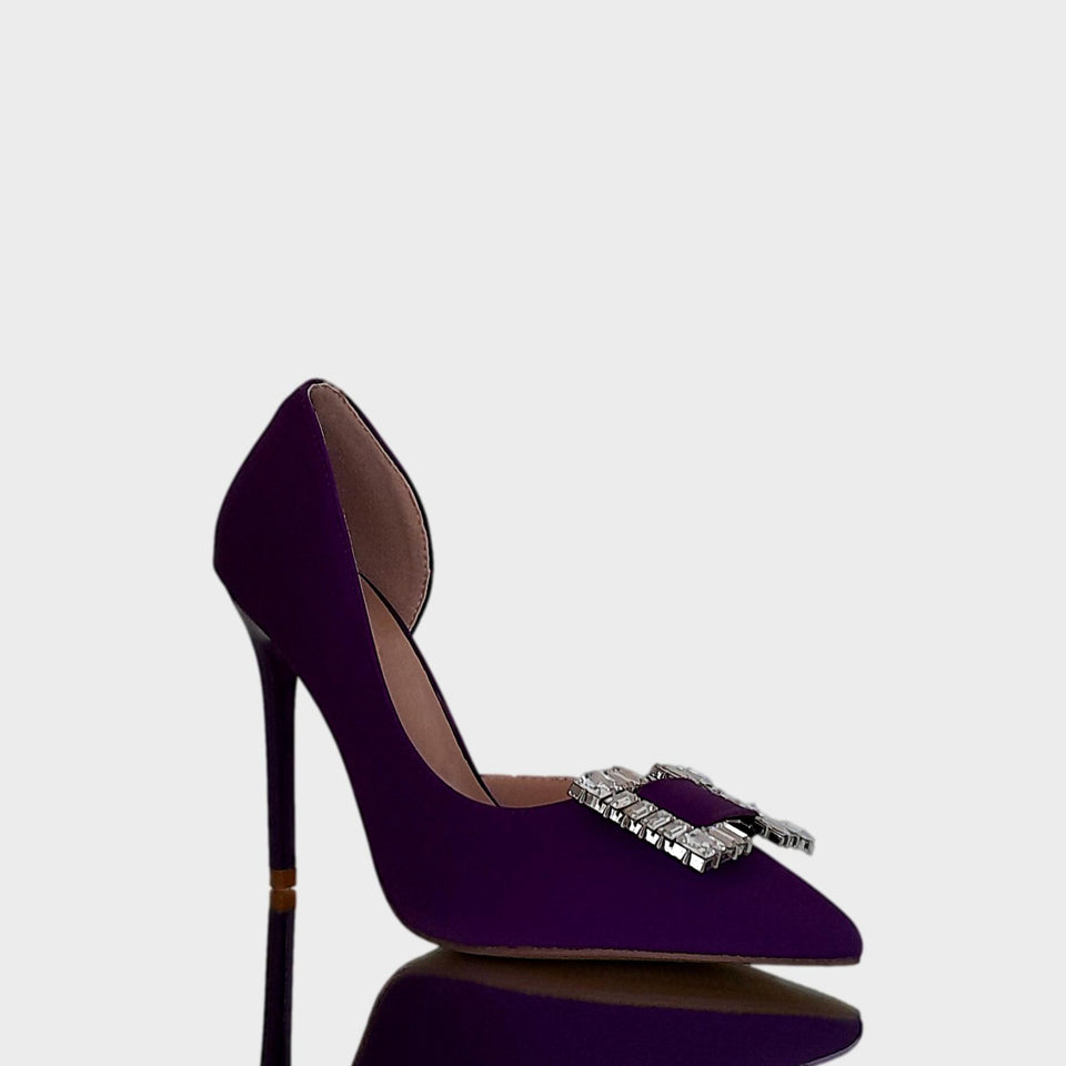 La chica de los stilettos Vista Lateral de Stilettos Nova Violet en Material Sintético Violeta con Aplique de Cristales en la Capellada y Taco Acrílico al tono de 10.5 cm 