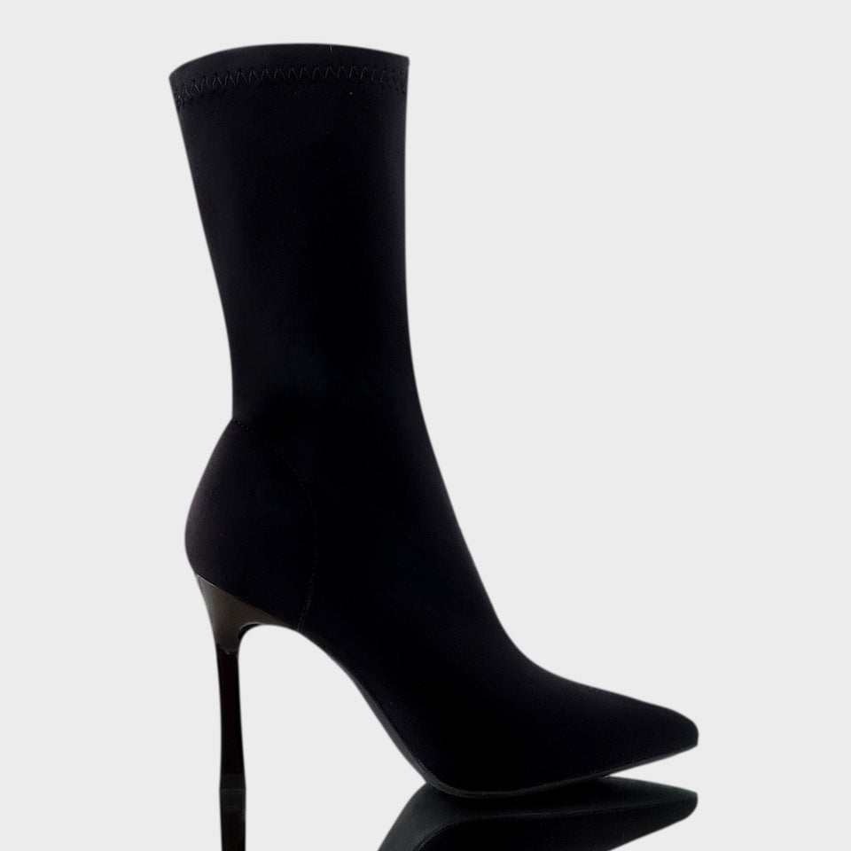 La chica de los stilettos Botas de Neoprene Negro de Media Caña con Taco Acrílico Negro de  9 cm