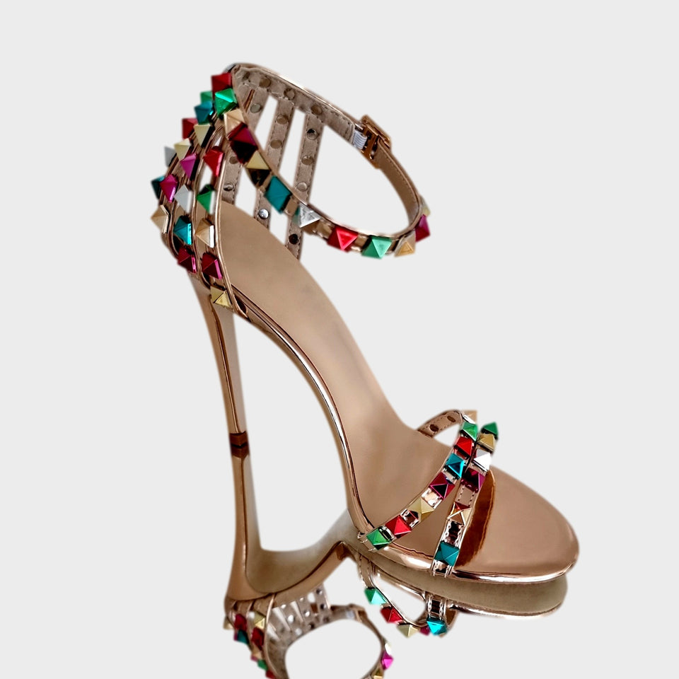 La chica de los stilettos Sandalias Skye Gold en Material Espejado Gold Rose con Aplicaciones Multicolores y Taco de 11 cm