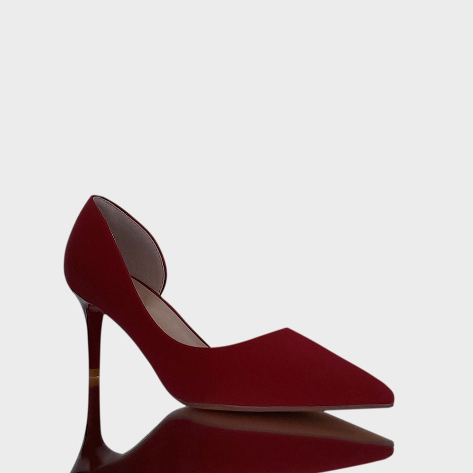 La chica de los stilettos Vista Lateral de Stilettos Ava 15 Red en Neoprene Rojo con Taco Acrílico al Tono de 7 cm