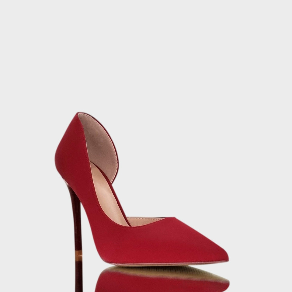 La chica de los stilettos Vista Lateral de Stilettos Ava Red con Taco Acrílico al tono de 10.5  cm