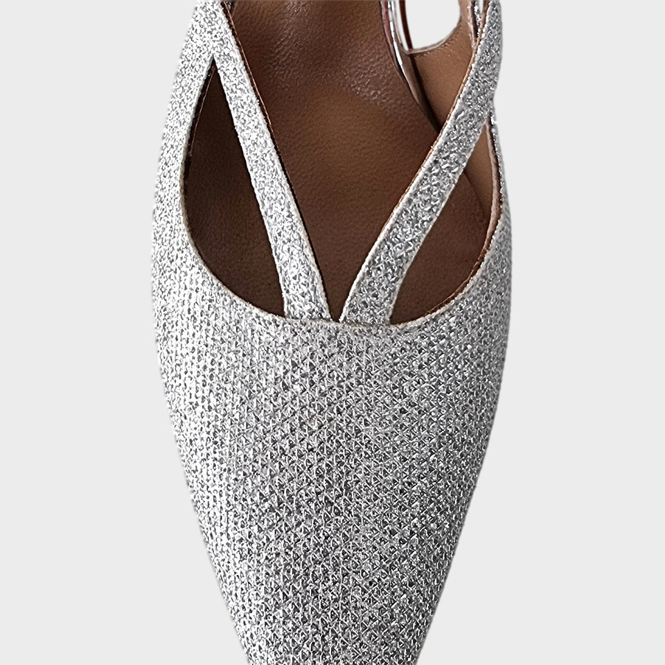 La chica de los stilettos Detalle Frontal de Stilettos Kaia Silver en Glitter Plata con Taco de 10 cm