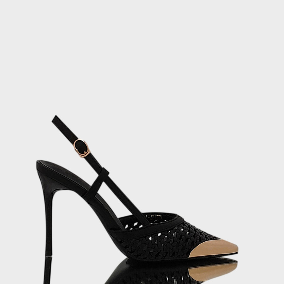 La chica de los stilettos Stilettos Kelly 25 Black en Cuero Trenzado Negro con Talón Descubierto, Puntera en Metal Oro y Taco de Acrílico al Tono de 9cm