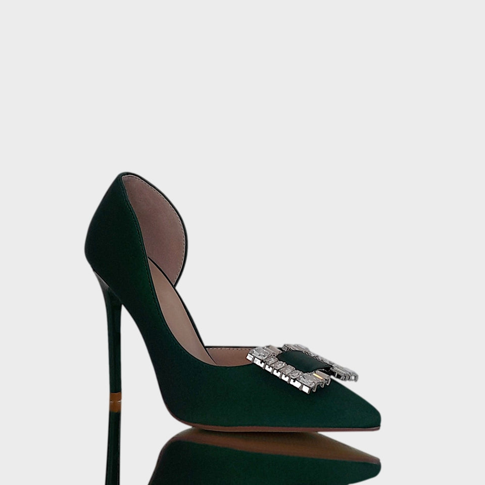 La chica de los stilettos Vista Lateral de Stilettos Nova Green en Material Sintético Verde con Aplique de Cristales en la Capellada y Taco Acrílico al tono de 10.5 cm 