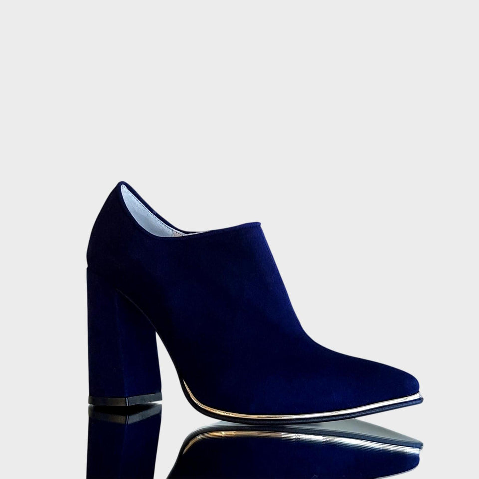 La chica de los stilettos Botas Lara Blue de Gamuza Azul con Virón en Cuero Espejo Platino Lateral