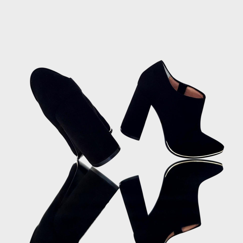 La chica de los stilettos Botas Cortas Lara Gamuza Negra con Taco 10 cm Par