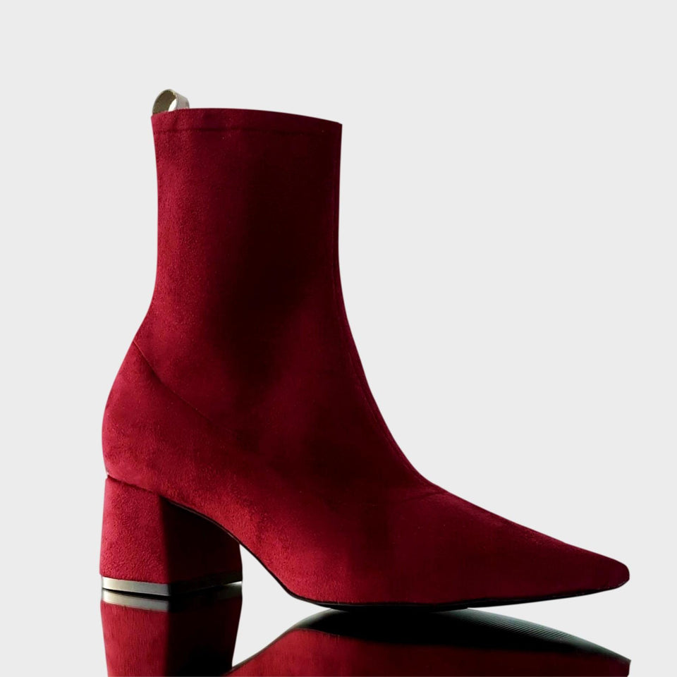 La chica de los stilettos Botas Cortas Sienna Elastizadas Gamuza Bordeaux Taco 5 cm Lateral