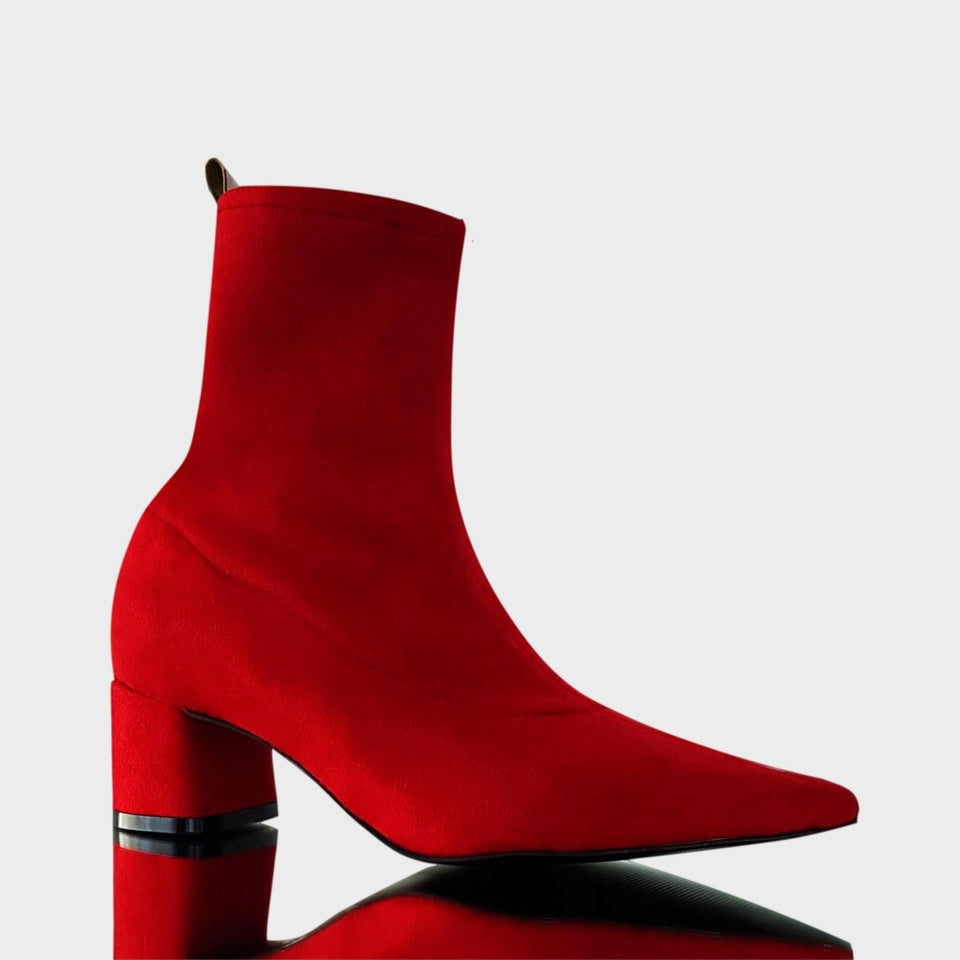 La chica de los stilettos Botas Cortas Sienna Elastizadas Gamuza Roja Taco 5 cm Lateral