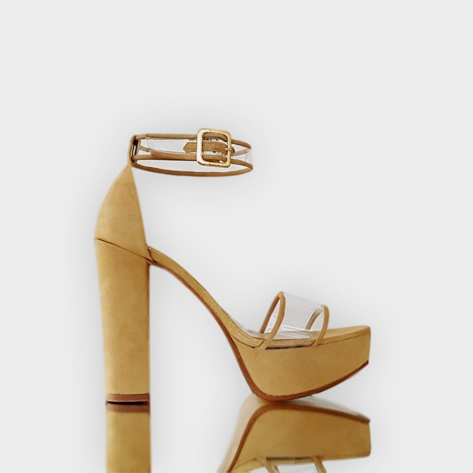 La chica de los stilettos Sandalias Sasha Beige en Gamuza Natural con Taco Bloque y Plataforma 