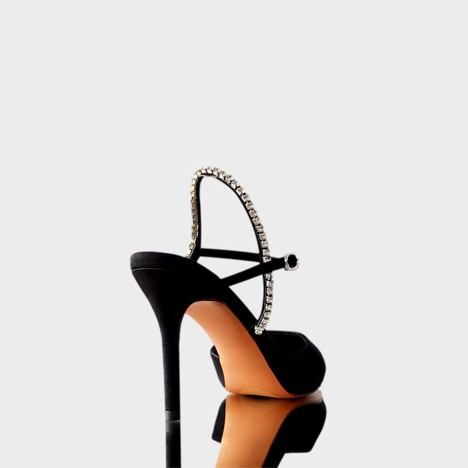 La chica de los stilettos Stilettos Gaia Black en Raso Negro con Talón Descubierto Correas de Strass y Taco de 10 cm Vista de Talón y Taco