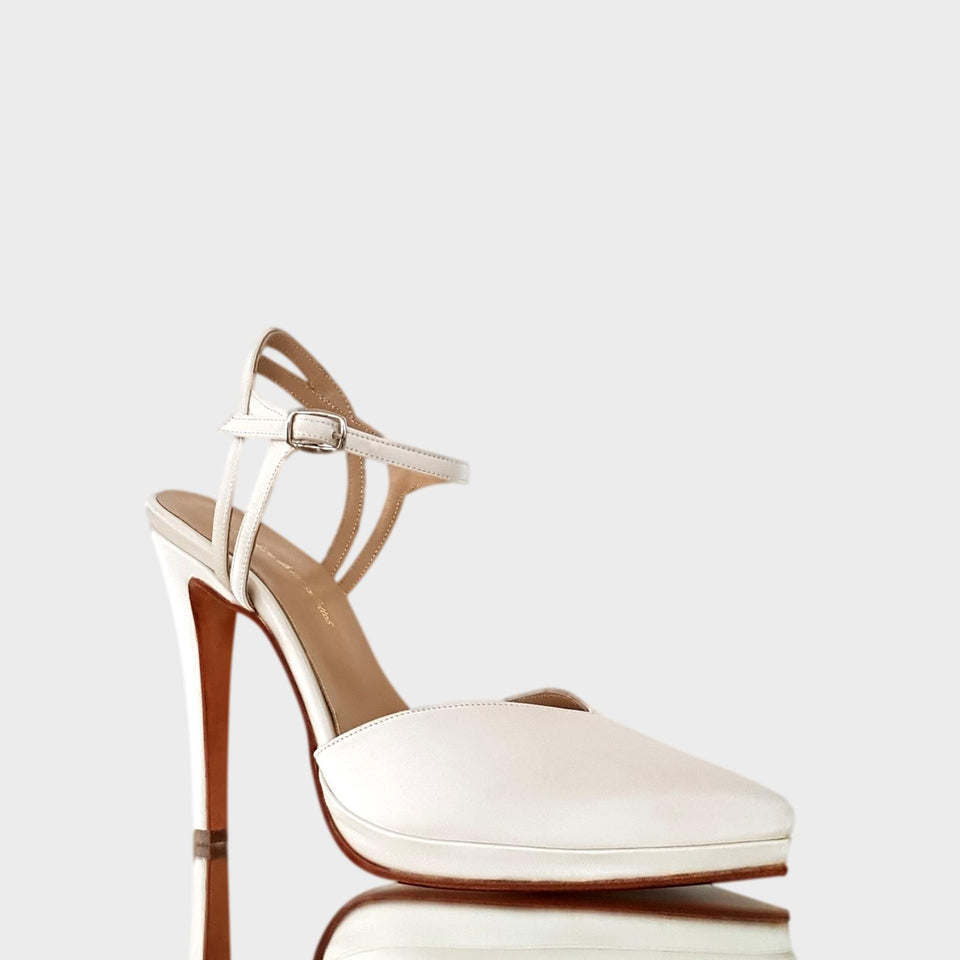 La chica de los stilettos Stilettos Mindy White de Raso Blanco con Taco de 11 cm y Plataforma de 1 cm Vista Lateral